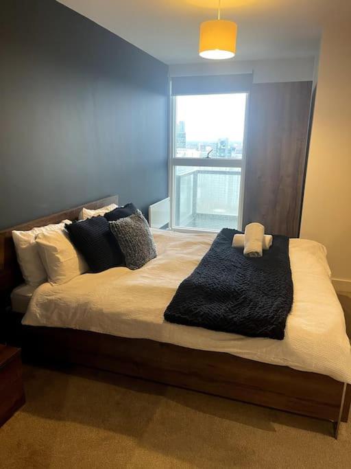 Lovely 2-Bedroom Condo With Balcony Manchester Buitenkant foto